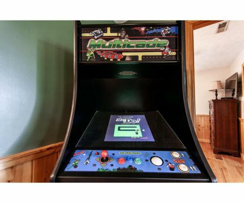 Treeside Retreat - Game Rm, Hottub, Community Pool