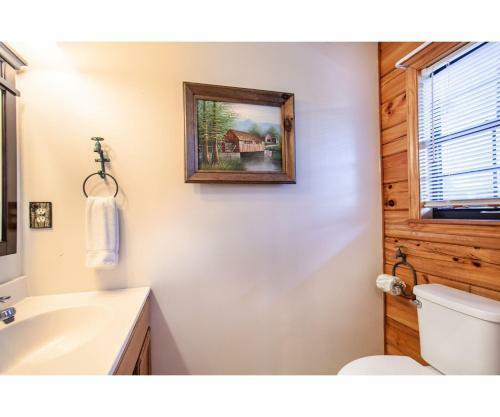 Treeside Retreat - Game Rm, Hottub, Community Pool