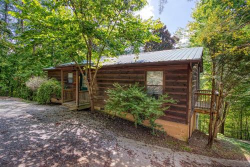 Magnolia Bearadise #311 By Aunt Bug's Cabin Rentals