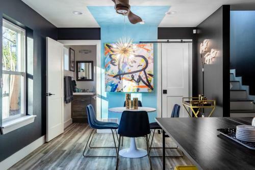 Stunning 3rd St Escape - 6th Street - 4 Min Walk