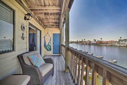 Apartamento Chic Waterfront Condo With Private Boat Slip!