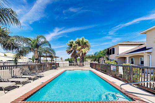 Village Townhomes On The Greens