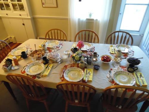 The 1810 Juliand House Bed & Breakfast
