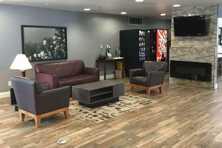 Hotel Howard Johnson Inn Cleveland Airport