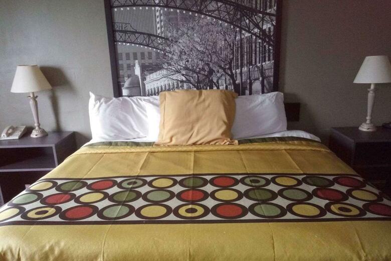 Hotel Howard Johnson Inn Cleveland Airport
