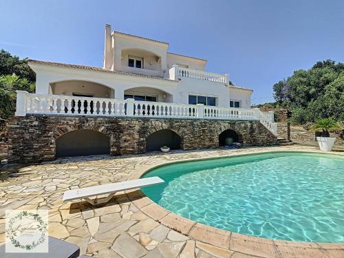 Hotel Seaview Villa Marlau
