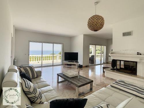 Hotel Seaview Villa Marlau