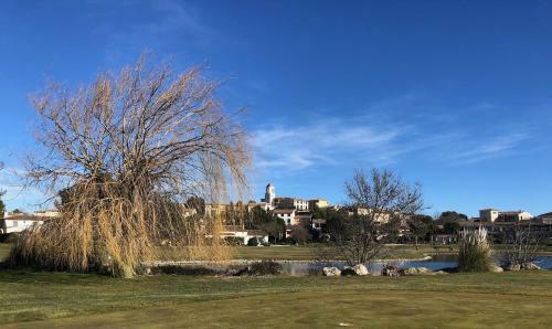 Apartamento Appartement Sur Le Golf De Pont Royal