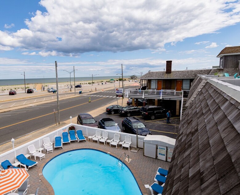 Charlroy Motel