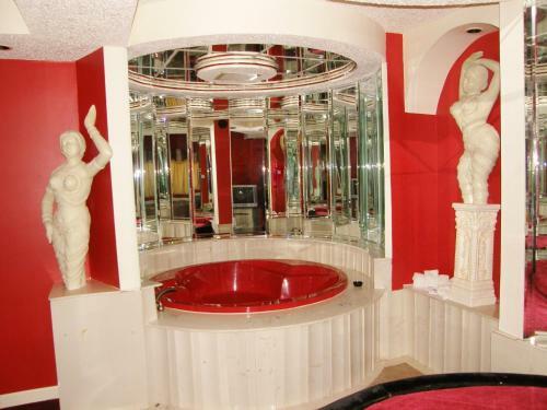 Gallery Holiday Motel