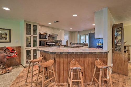 Granbury Lakefront Escape With Boat Dock And Slip!