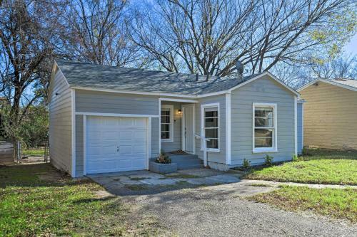 Fort Worth Home With Yard, 6 Mi To Downtown!