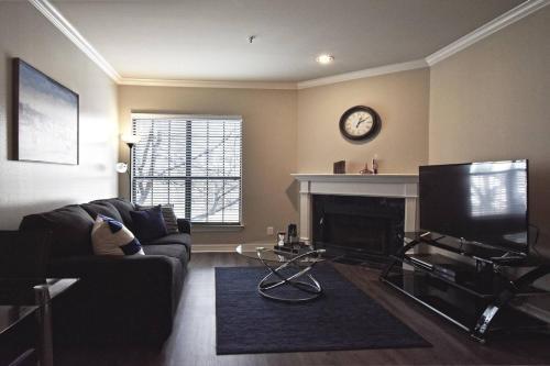Elegant Stays Corporate Apartment Uptown - Downtown -