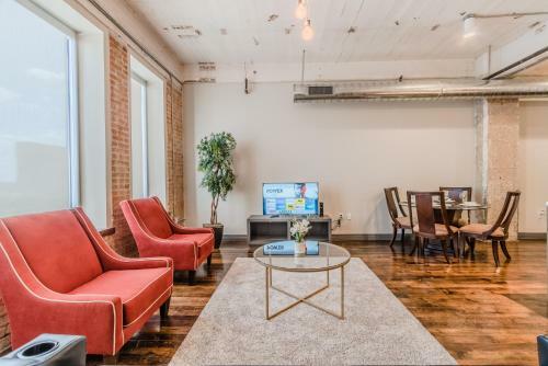 Regal Stays Corporate Apartments - Downtown Dallas