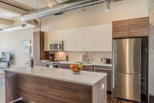 Regal Stays Corporate Apartments - Downtown Dallas