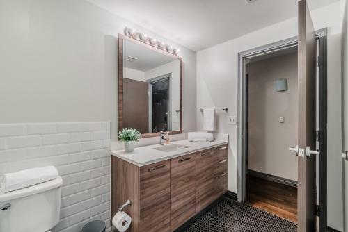 Regal Stays Corporate Apartments - Downtown Dallas