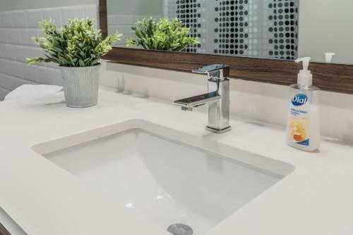 Regal Stays Corporate Apartments - Downtown Dallas