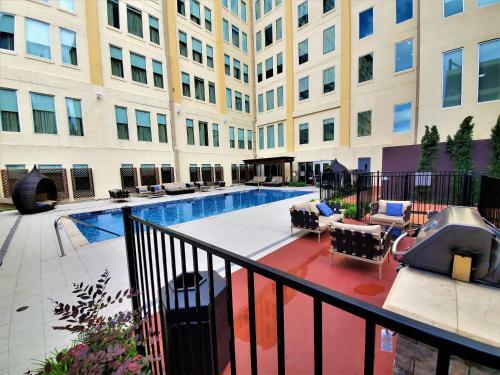 Regal Stays Corporate Apartments - Downtown Dallas
