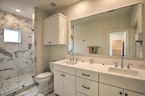 Sleek Dallas Townhouse - 5 Miles To Downtown!