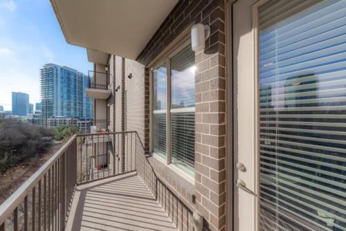 Bright Chic 1br Apartment By Stay Gia