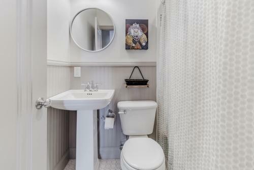 Kessler Park Retreat - Available For 28 Days Or Greater