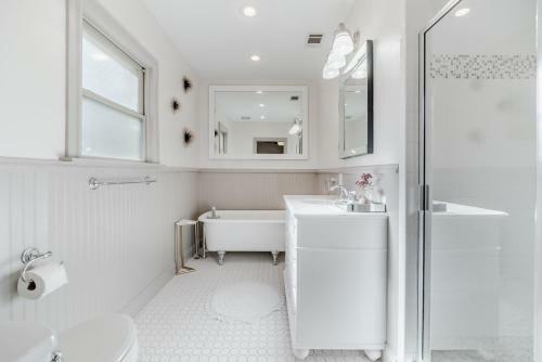 Kessler Park Retreat - Available For 28 Days Or Greater