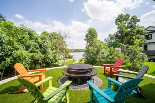Wake And Roll Plus - The Ultimate Luxury Lake Lbj Escape