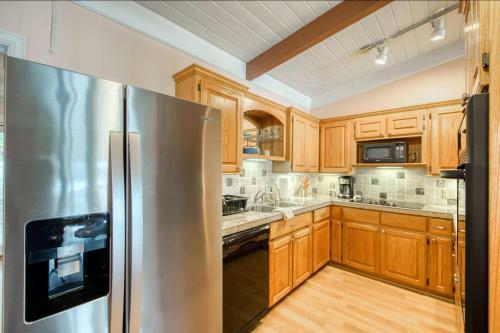River Oaks Lookout - Unit A & B