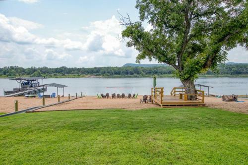 River Oaks Lookout - Unit A & B