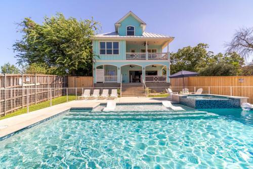 Campa Pajama Lakeside Getaway
