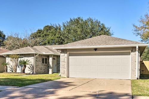 Mod Katy Home - Access Suburban And City Sites!