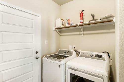 Modern Living In Lago Vista