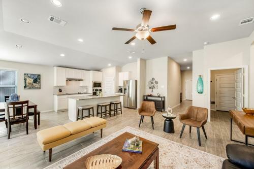 Modern Living In Lago Vista