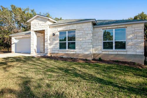 Modern Living In Lago Vista