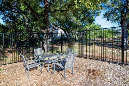 Modern Living In Lago Vista
