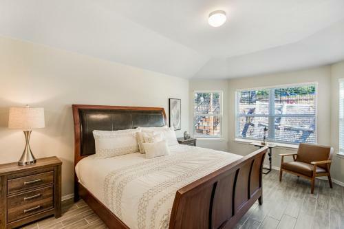 Modern Living In Lago Vista