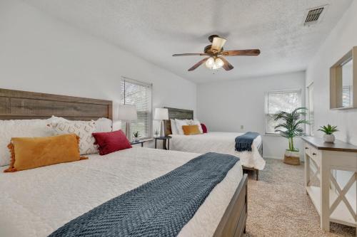 Gorgeous Home Near Wineries With Hot Tub And Fire Pit