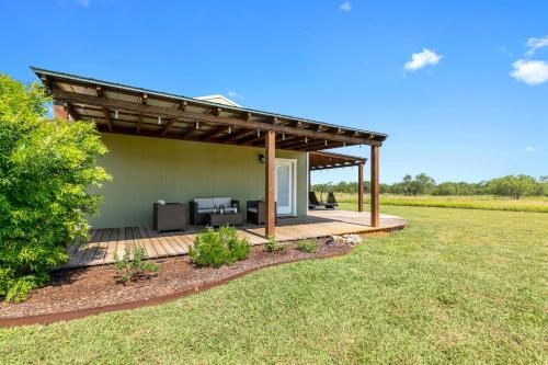 Luxury Studio With Hot Tub And Grill