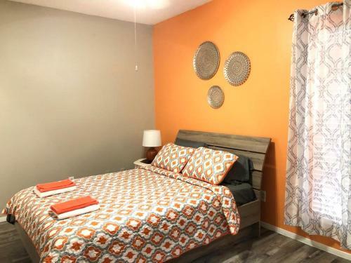 O-range Venue Apartment : Pool View, King Bed & Car Garage