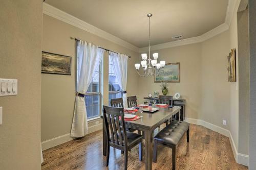 Chic Family-friendly Home In Irving With Yard!