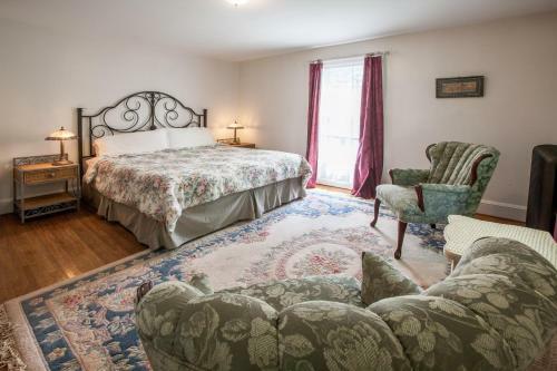 Hostal Village Suites