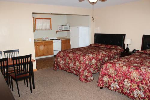 Hotel Flamingo Resort On Lake George