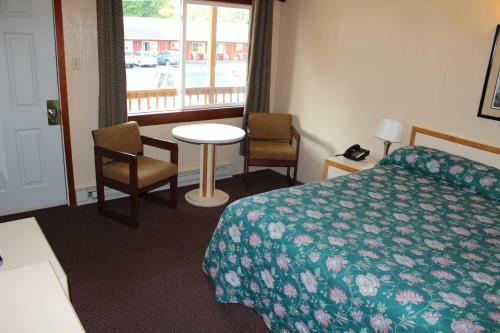 Hotel Flamingo Resort On Lake George
