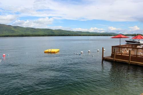 Hotel Flamingo Resort On Lake George