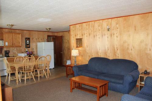 Hotel Flamingo Resort On Lake George