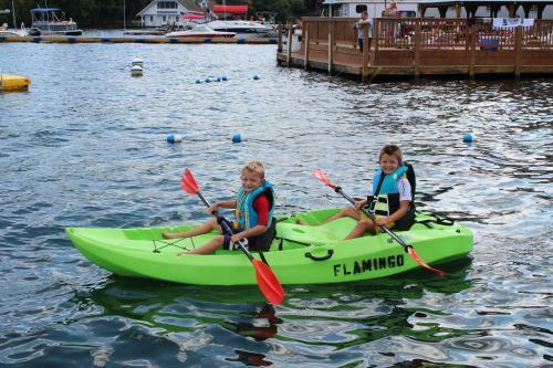 Hotel Flamingo Resort On Lake George