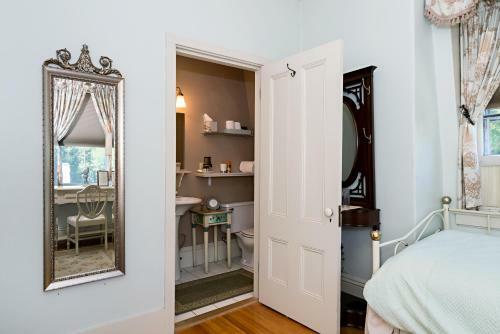 Bed & Breakfast Silver Fountain Inn