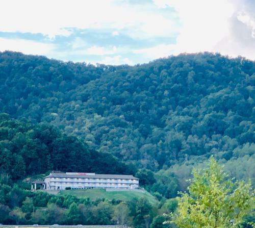 Hotel Relax Inn - Waynesville