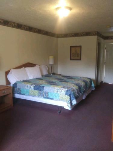 Posada Whispering Creek Lodging & Rv Resort