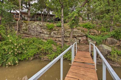 Tranquil Palo Pinto Home With Deck And Boat Dock!